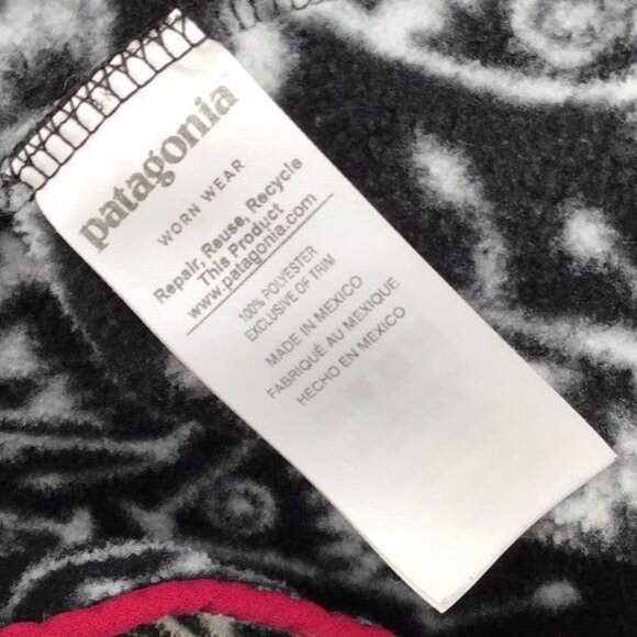 Patagonia Womans S IKAT Big Fish Print Black White Pink Pull Over Light Weight S - Picture 6 of 6